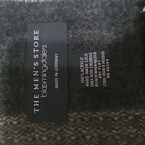 Tan and grey the men's store Bloomingdales scarf with fringe - Picture 2 of 3